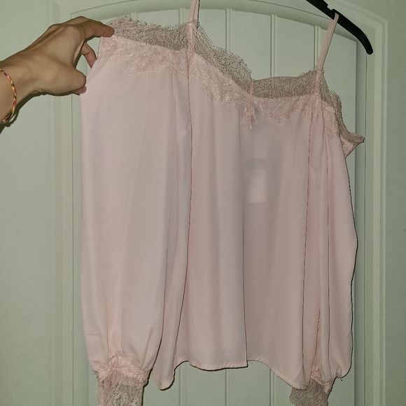 Cold shoulder top - Picture 2 of 6